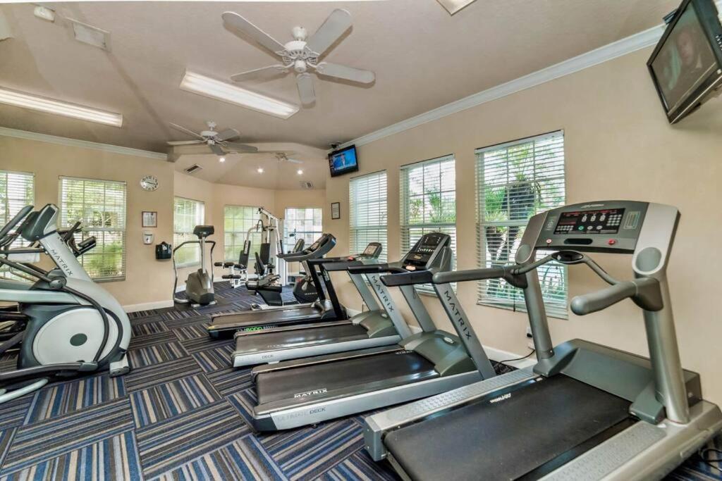 Fan Condo-renovated 2024 *